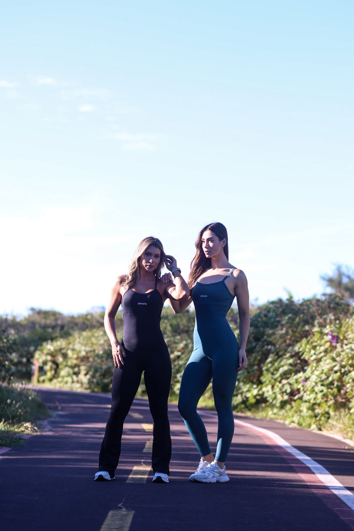 Macacão Flow Flare Feminino  Athleta Preto