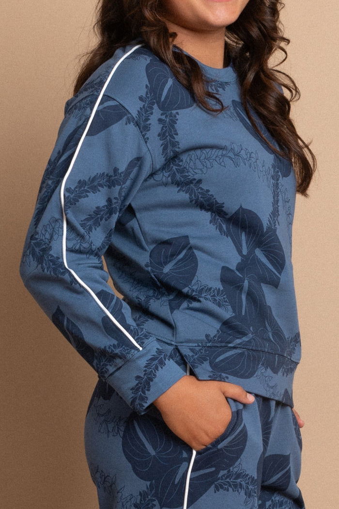 Top Ally - Batik Woven Lei