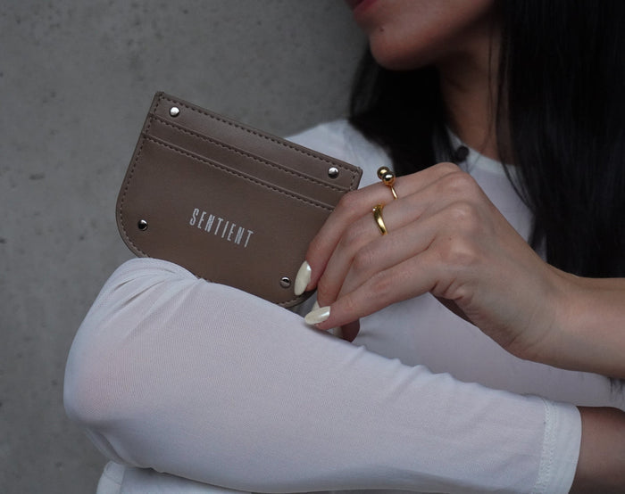Vera Cardholder in Oleatex from SENTIENT