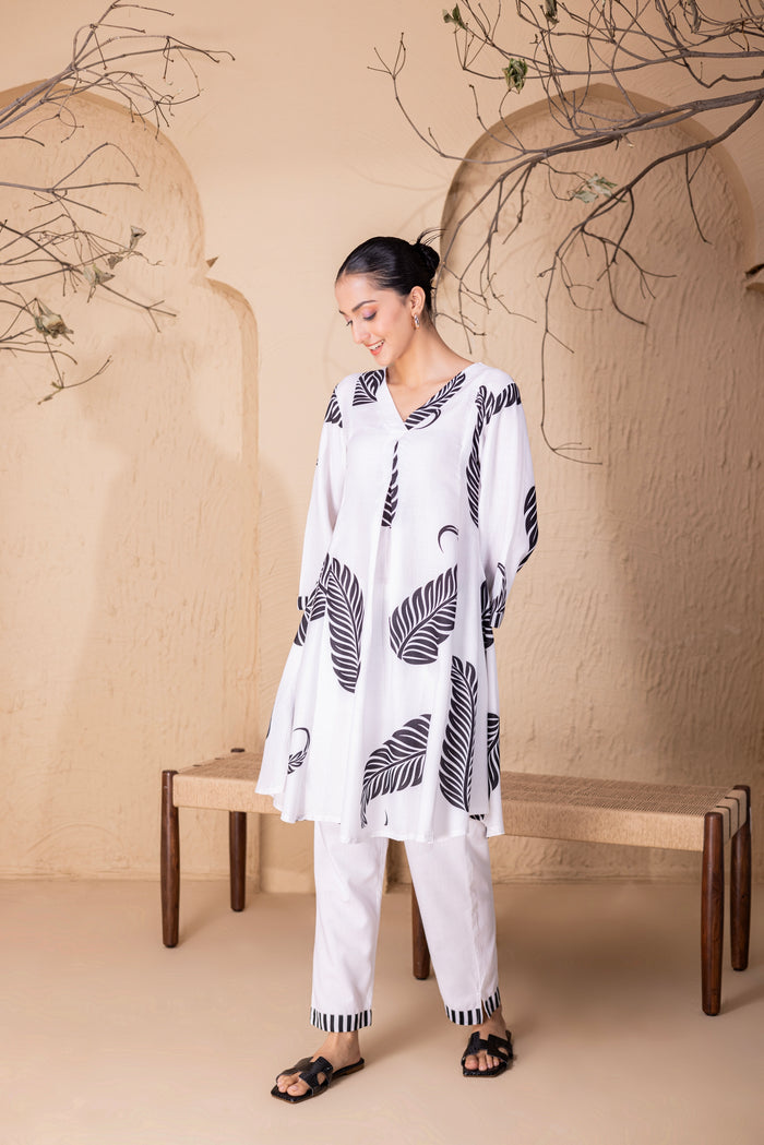 WHITE OVERSIZE LEAF PRINTED KURTA