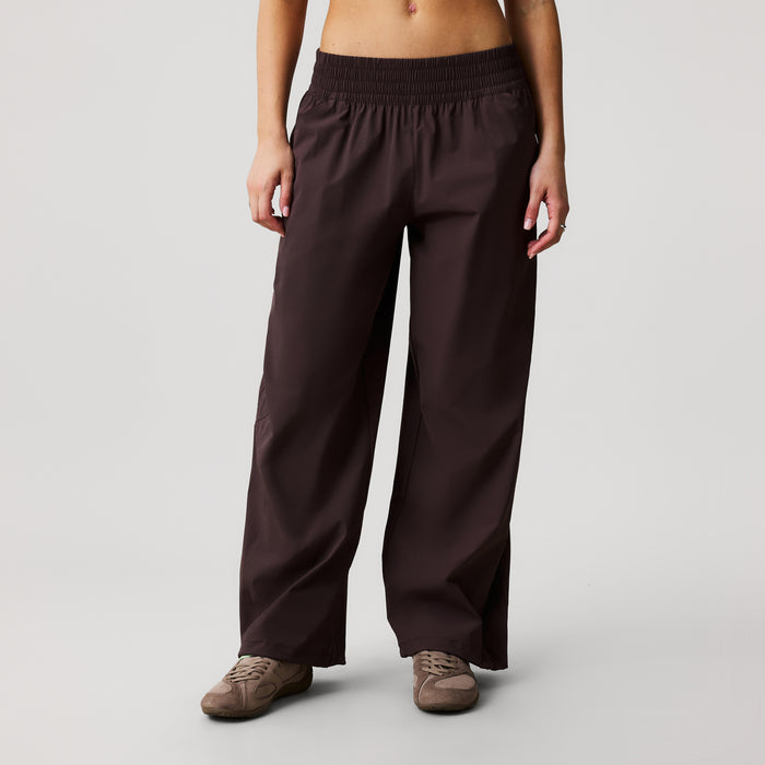 Womens Everyday Woven Pant Brown
